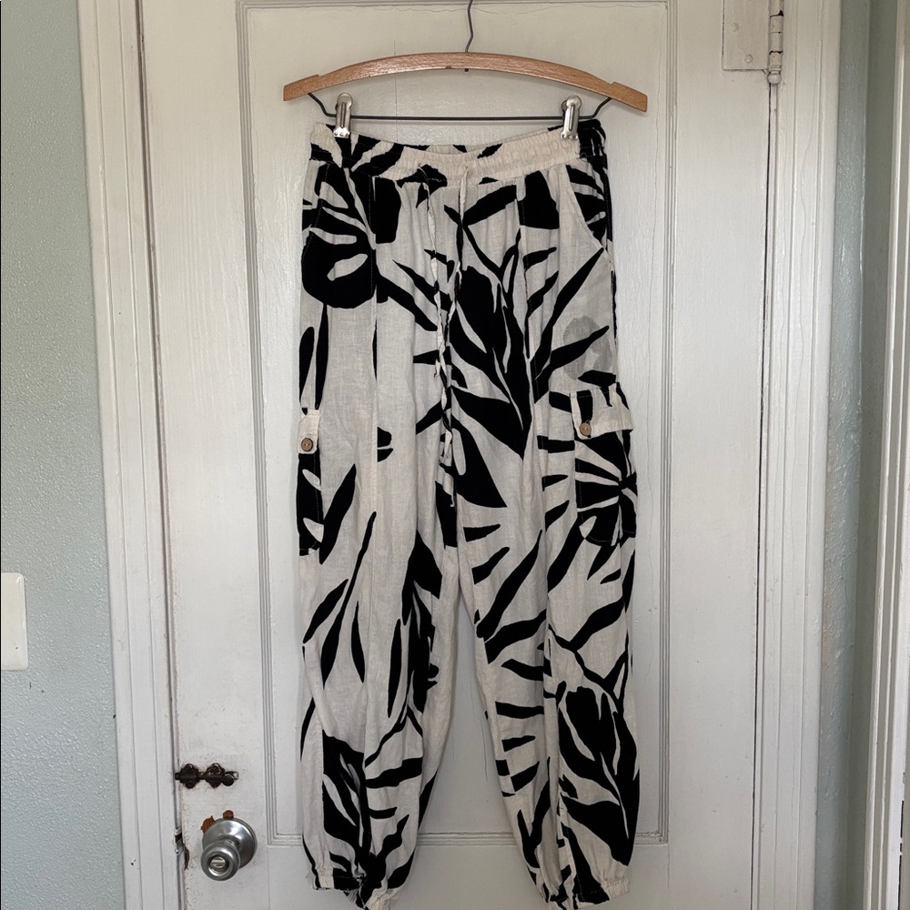 Christian Siriano Monochrome Leaf Print Pants